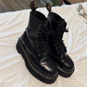 Dr. Martens Jadon Platform - W5